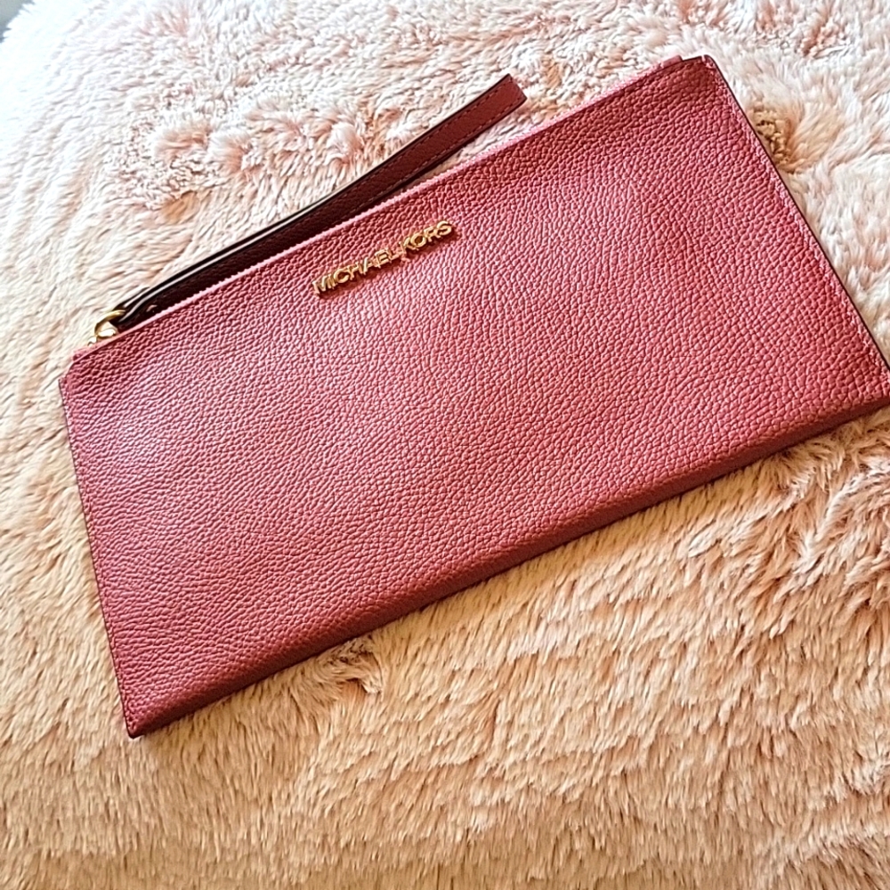 Michael Kors Women's Jet Set Large Zip Clutch- Excellent Like-new Condition Rose